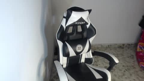 _samantha_fox19 online show from April 25, 2026, 12:52 pm