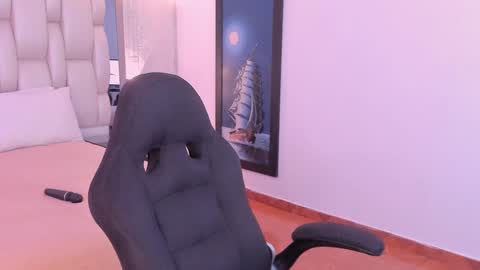 Snapshot of _saragarcia_ chatting on January 15, 2025, 2:56 pm Sara online show from January 15, 2025, 2:56 pm