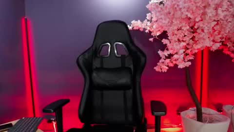 Snapshot of _sarahrose chatting on November 14, 2025, 12:37 pm Sara online show from November 14, 2025, 12:37 pm