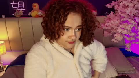 Snapshot of _sarahrose chatting on June 5, 2026, 6:52 am Sara online show from June 5, 2026, 6:52 am