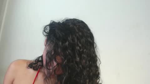 _sarahtomatto_ online show from March 9, 2025, 12:42 pm