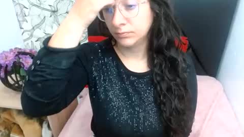 _saraximena_ online show from June 11, 2026, 6:33 am