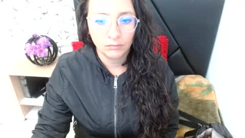 _saraximena_ online show from July 24, 2026, 6:06 pm
