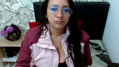 _saraximena_ online show from July 28, 2026, 6:20 am