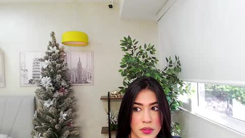 Sassy Girl online show from December 16, 2024, 6:27 pm