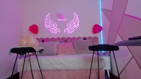 Snapshot of _scarletmoore chatting on February 8, 2025, 1:44 pm Scarlett online show from February 8, 2025, 1:44 pm