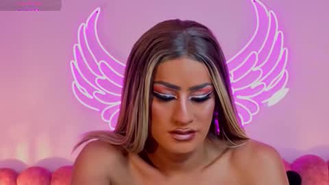 Snapshot of _scarletmoore chatting on September 17, 2025, 6:48 am Scarlett online show from September 17, 2025, 6:48 am