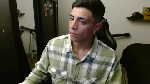 Snapshot of _schnnneider_ chatting on May 9, 2026, 11:10 pm SCHNEIDER online show from May 9, 2026, 11:10 pm