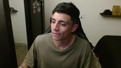 Snapshot of _schnnneider_ chatting on May 13, 2026, 12:52 am SCHNEIDER online show from May 13, 2026, 12:52 am