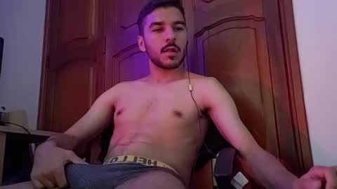 Snapshot of _sebas69 chatting on April 7, 2026, 11:37 pm _sebas69 online show from April 7, 2026, 11:37 pm