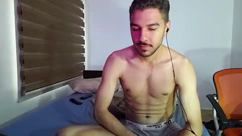 Snapshot of _sebas69 chatting on April 13, 2026, 12:32 pm _sebas69 online show from April 13, 2026, 12:32 pm