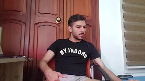 Snapshot of _sebas69 chatting on April 15, 2026, 8:09 pm _sebas69 online show from April 15, 2026, 8:09 pm