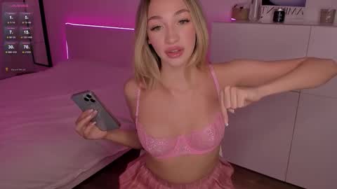 Snapshot of _secretdesire chatting on October 17, 2025, 5:48 pm Kat online show from October 17, 2025, 5:48 pm