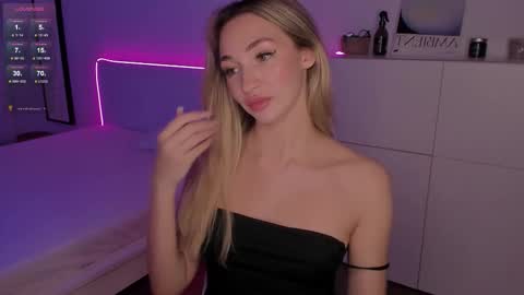 Snapshot of _secretdesire chatting on November 7, 2025, 8:20 pm Kat online show from November 7, 2025, 8:20 pm