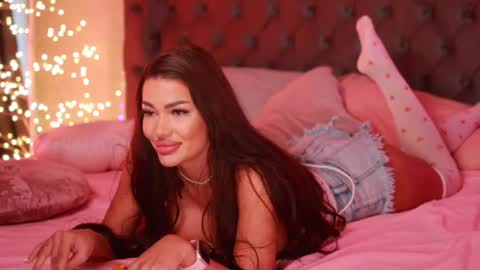 Selena online show from February 9, 2025, 11:14 am