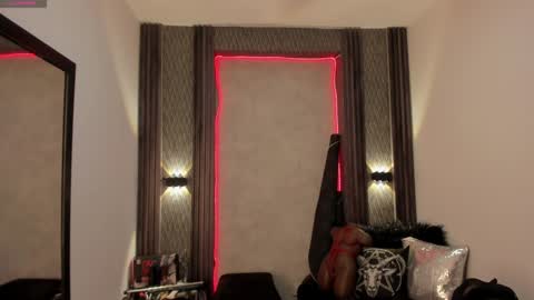 Snapshot of _selene_red chatting on January 22, 2025, 4:55 pm Selene online show from January 22, 2025, 4:55 pm