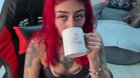 Snapshot of _selene_red chatting on February 7, 2025, 2:47 pm Selene online show from February 7, 2025, 2:47 pm