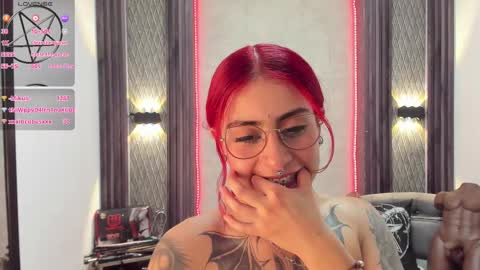 Snapshot of _selene_red chatting on February 20, 2025, 6:46 pm Selene online show from February 20, 2025, 6:46 pm