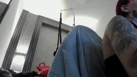 Selene online show from December 4, 2025, 2:26 pm