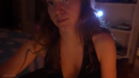 Snapshot of _sensualia_ chatting on September 10, 2025, 6:52 pm Lia online show from September 10, 2025, 6:52 pm