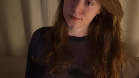 Snapshot of _sensualia_ chatting on November 29, 2025, 10:13 pm Lia online show from November 29, 2025, 10:13 pm