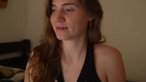 Snapshot of _sensualia_ chatting on December 22, 2025, 11:02 pm Lia online show from December 22, 2025, 11:02 pm