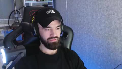 Ask me online show from November 25, 2025, 5:13 pm