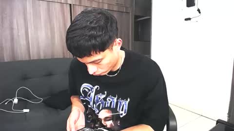 Juan Pablo-independent model online show from March 11, 2026, 8:42 am