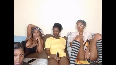 _sexylipss online show from April 7, 2026, 10:48 am