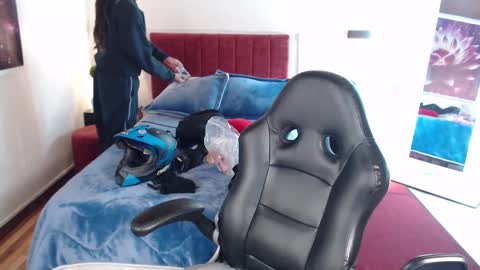 _sharlotte777 online show from February 22, 2025, 12:51 pm