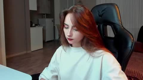 Snapshot of _silverdream chatting on February 14, 2025, 12:30 am _silverdream online show from February 14, 2025, 12:30 am