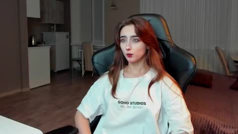 Snapshot of _silverdream chatting on February 24, 2025, 10:58 pm _silverdream online show from February 24, 2025, 10:58 pm