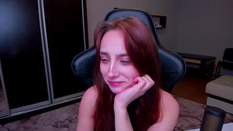 Snapshot of _silverdream chatting on March 1, 2026, 8:55 pm _silverdream online show from March 1, 2026, 8:55 pm