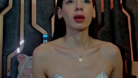 Snapshot of _silvia_vega_ chatting on March 5, 2025, 10:55 am _silvia_vega_ online show from March 5, 2025, 10:55 am