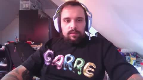 Snapshot of _smiley_bear27 chatting on September 20, 2025, 7:42 am _smiley_bear27 online show from September 20, 2025, 7:42 am