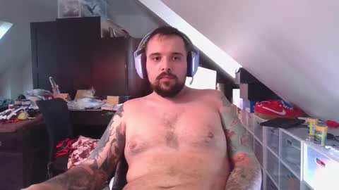 Snapshot of _smiley_bear27 chatting on October 12, 2025, 5:17 am _smiley_bear27 online show from October 12, 2025, 5:17 am