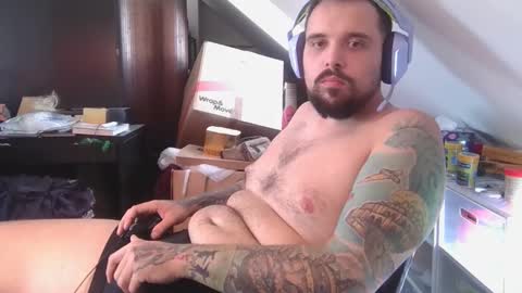 Snapshot of _smiley_bear27 chatting on October 15, 2025, 2:01 am _smiley_bear27 online show from October 15, 2025, 2:01 am