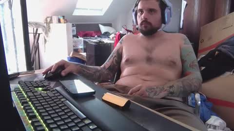 Snapshot of _smiley_bear27 chatting on December 23, 2025, 6:11 am _smiley_bear27 online show from December 23, 2025, 6:11 am