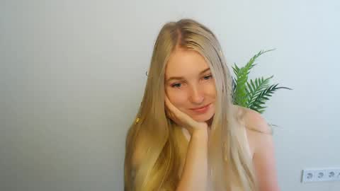 Snapshot of _snow_queen__ chatting on June 3, 2026, 7:55 am Rachel online show from June 3, 2026, 7:55 am
