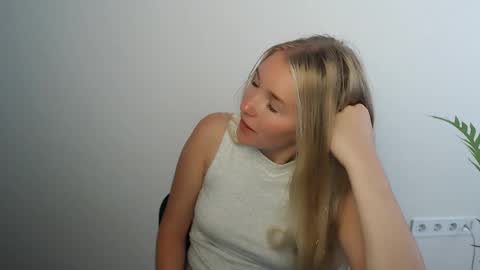 Snapshot of _snow_queen__ chatting on June 8, 2026, 6:58 am Rachel online show from June 8, 2026, 6:58 am