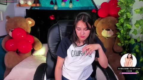 Sophie  online show from February 19, 2025, 8:20 pm