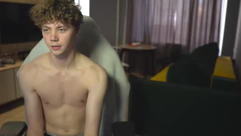 OLIVERpvt is open online show from February 22, 2025, 12:19 pm