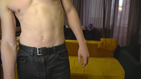 OLIVERpvt is open online show from October 22, 2025, 12:05 pm