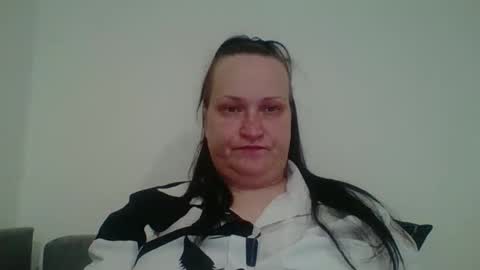 Melisa online show from November 22, 2025, 7:57 pm