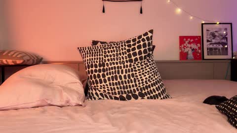 Snapshot of _swaa chatting on November 18, 2025, 6:01 pm Ann online show from November 18, 2025, 6:01 pm