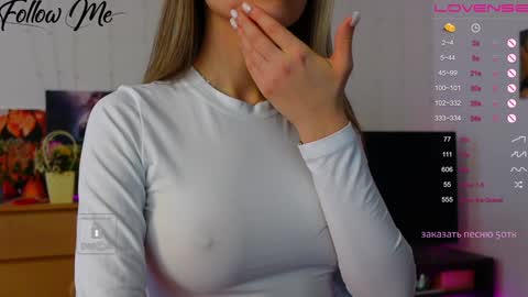 Snapshot of _sweetcams_ chatting on December 22, 2024, 6:06 am Dasha online show from December 22, 2024, 6:06 am