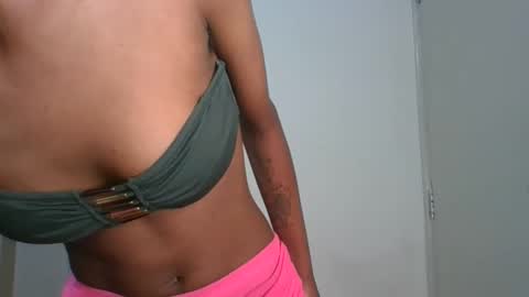 Snapshot of _sweetebony_r chatting on May 18, 2026, 6:30 am _sweetebony_r online show from May 18, 2026, 6:30 am