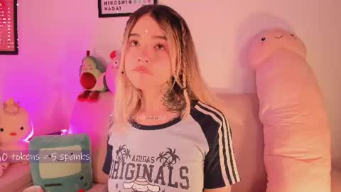 _tammarra_ online show from June 18, 2026, 1:59 pm