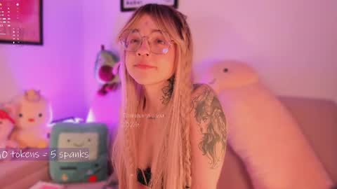 _tammarra_ online show from July 10, 2026, 9:28 pm