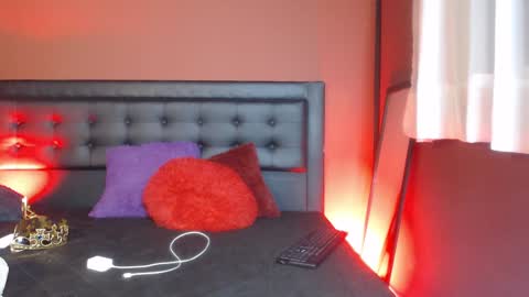 Snapshot of _tattoo_couple chatting on February 24, 2025, 5:31 pm online show from February 24, 2025, 5:31 pm